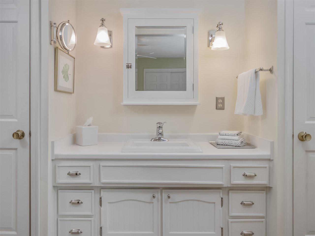 3131 Morningside Drive Raleigh, NC 27607 - Photo 15 of 25 Owner Bath
