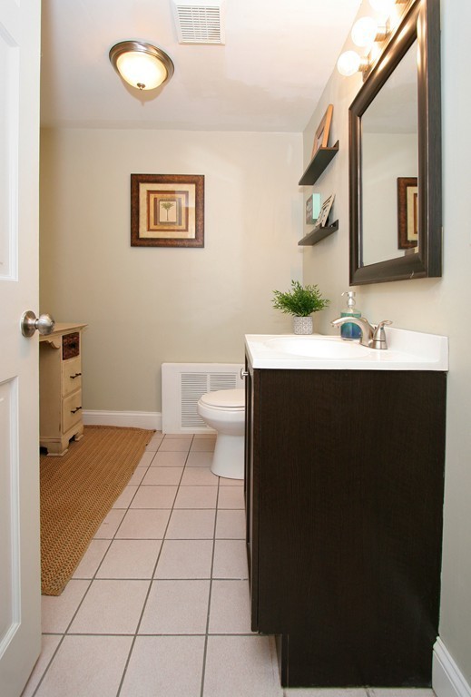 95 Border Road Reading, MA 01867 - Photo 16 of 29 Gallery Image 16