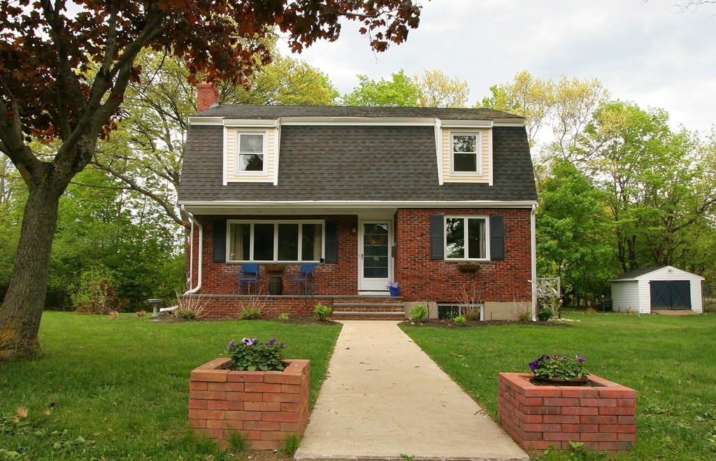 95 Border Road Reading, MA 01867 - Photo 2 of 29 Gallery Image 2