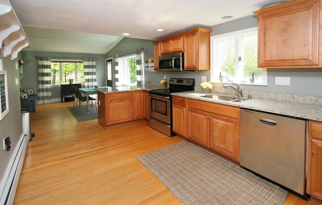 95 Border Road Reading, MA 01867 - Photo 8 of 29 Gallery Image 8