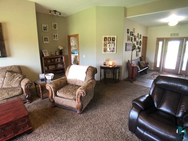 11385 Dupont Road Hibbing, MN 55746 - Photo 4 of 26