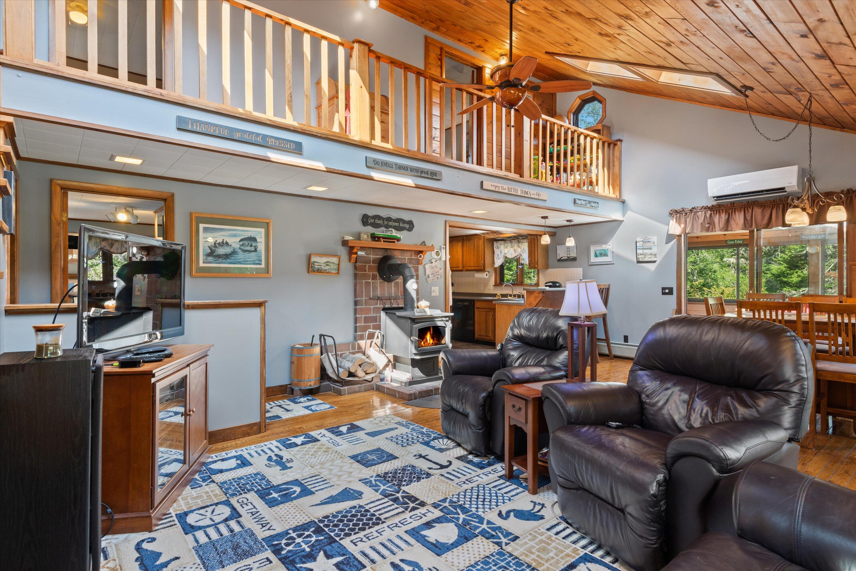 113 Pressey Village Road Deer Isle, ME 04627 - Photo 14 of 41 14-14-Living