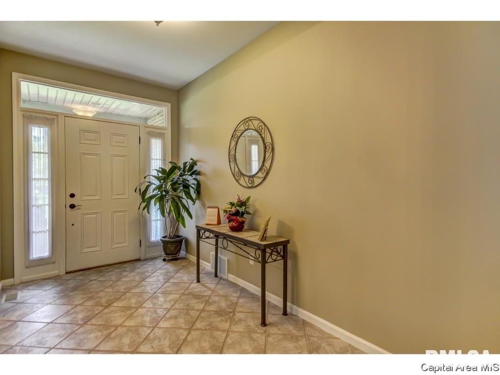 7600 Olde Carriage Way Springfield, IL 62712 - Photo 17 of 36