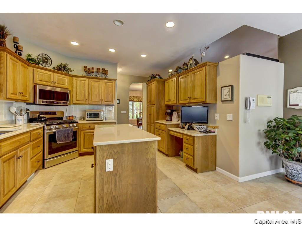 7600 Olde Carriage Way Springfield, IL 62712 - Photo 19 of 36