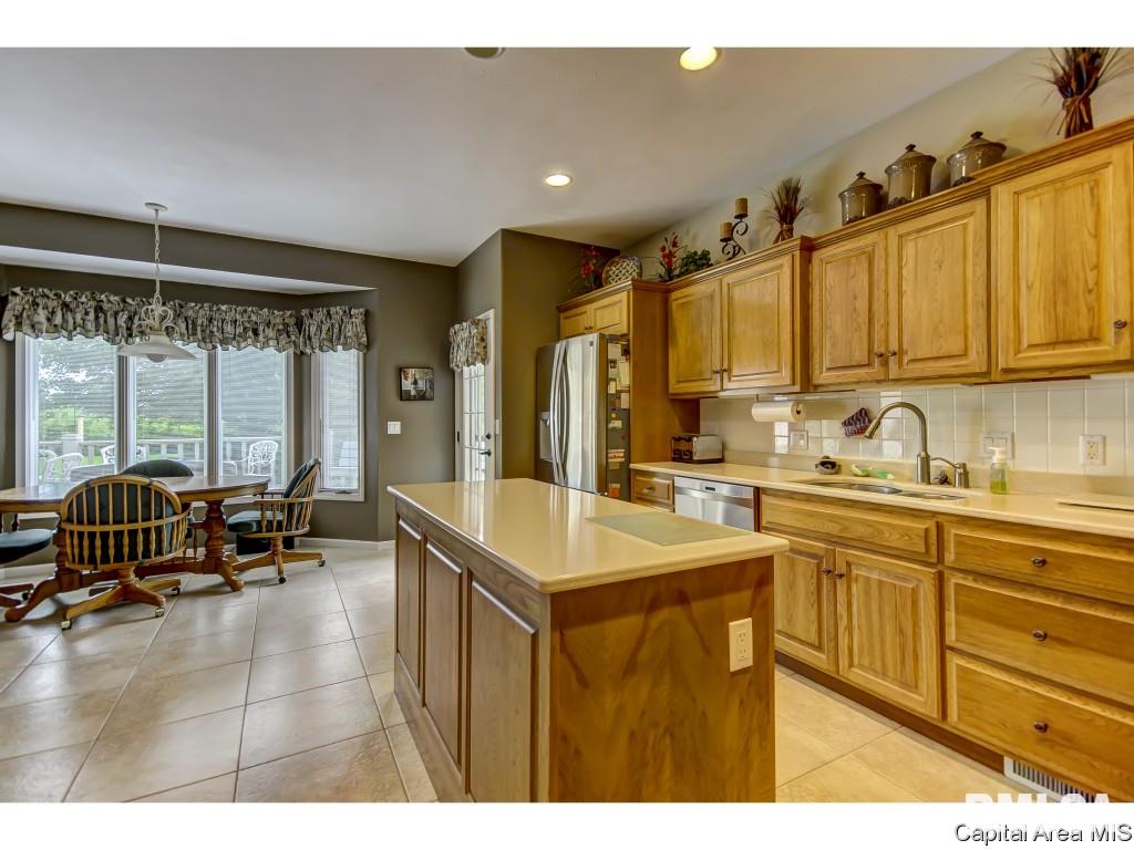 7600 Olde Carriage Way Springfield, IL 62712 - Photo 21 of 36