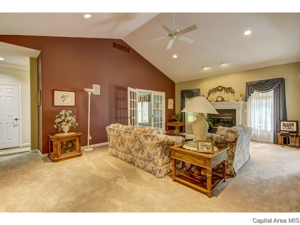 7600 Olde Carriage Way Springfield, IL 62712 - Photo 28 of 36
