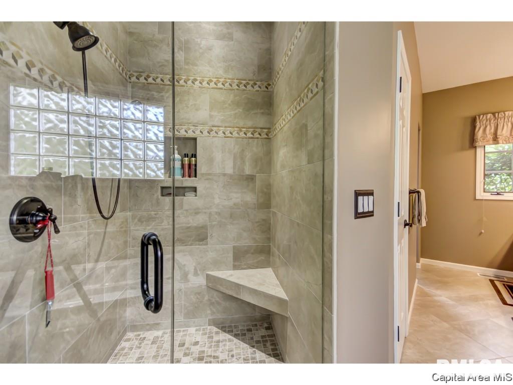 7600 Olde Carriage Way Springfield, IL 62712 - Photo 32 of 36