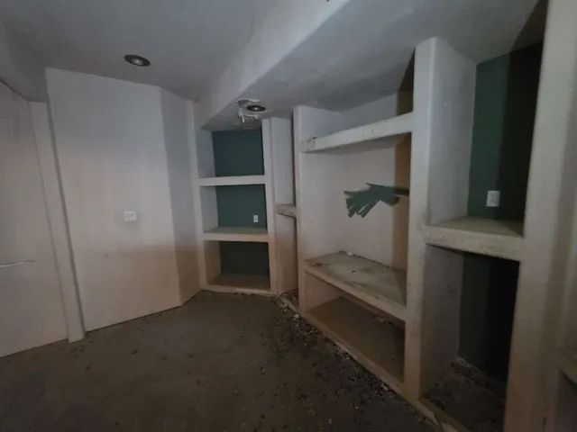 a view of walk in closet