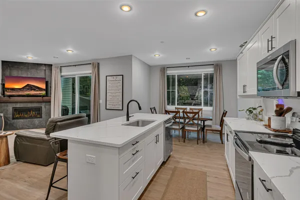 $384,900 | 324 Martinson Boulevard, Spicer, MN 56288