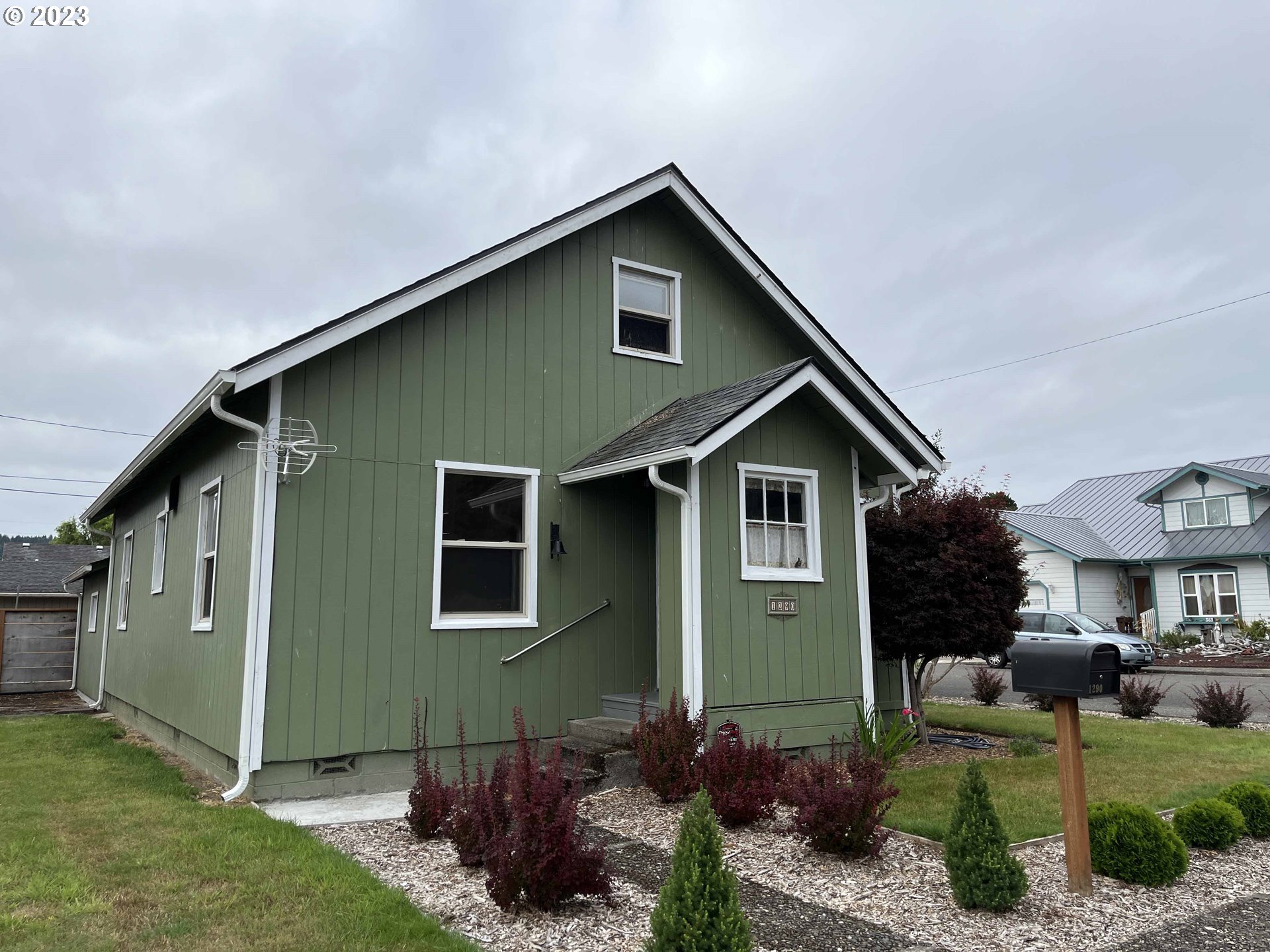 1290 Juniper Avenue Reedsport, OR 97467 - Photo 4 of 34 Gallery Image 4