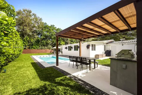 $1,395,000 | 6609 Southwest 62nd Terrace, South Miami, FL 33143