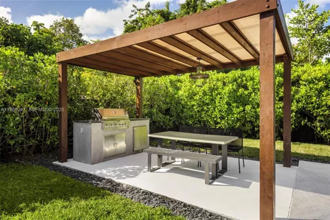 $1,395,000 | 6609 Southwest 62nd Terrace, South Miami, FL 33143