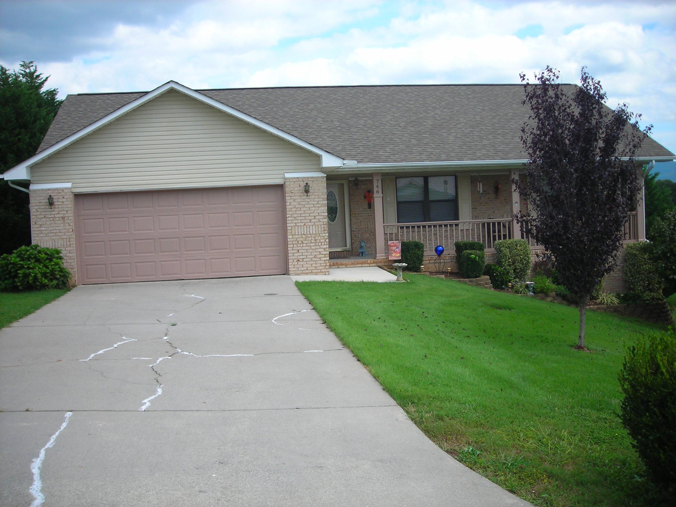 746 Meadow Ridge Road Walland, TN 37886 - Photo 2 of 22 746 MEADOW RIDGE 023