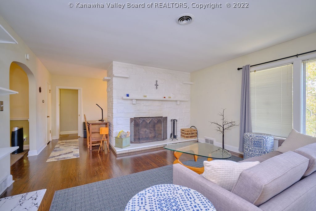 821 Spring Road Charleston, WV 25314 - Photo 8 of 33 Gallery Image 8