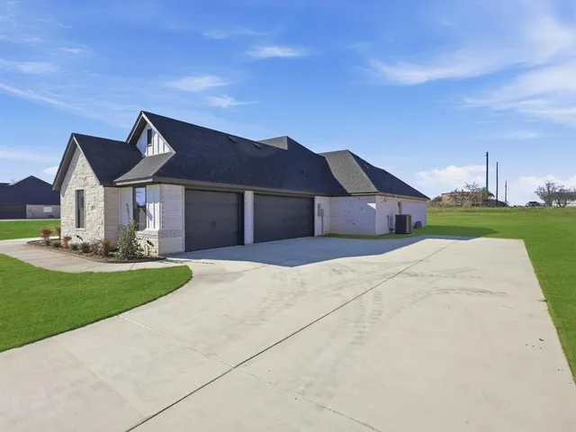 $589,888 | 2005 Forest Bridge Drive, Azle, TX 76020