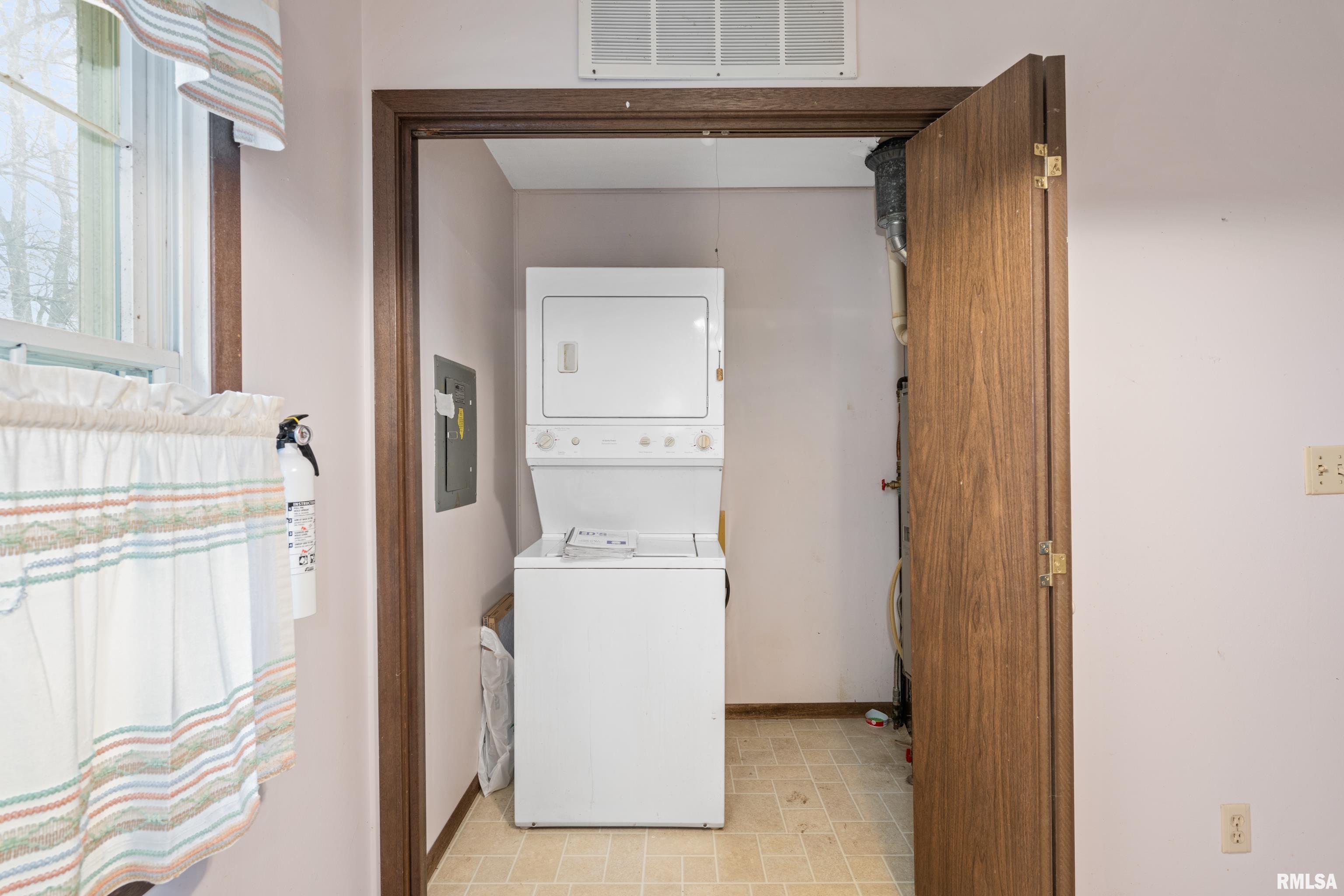 502 Timber Street La Fayette, IL 61449 - Photo 10 of 19 Gallery Image 10