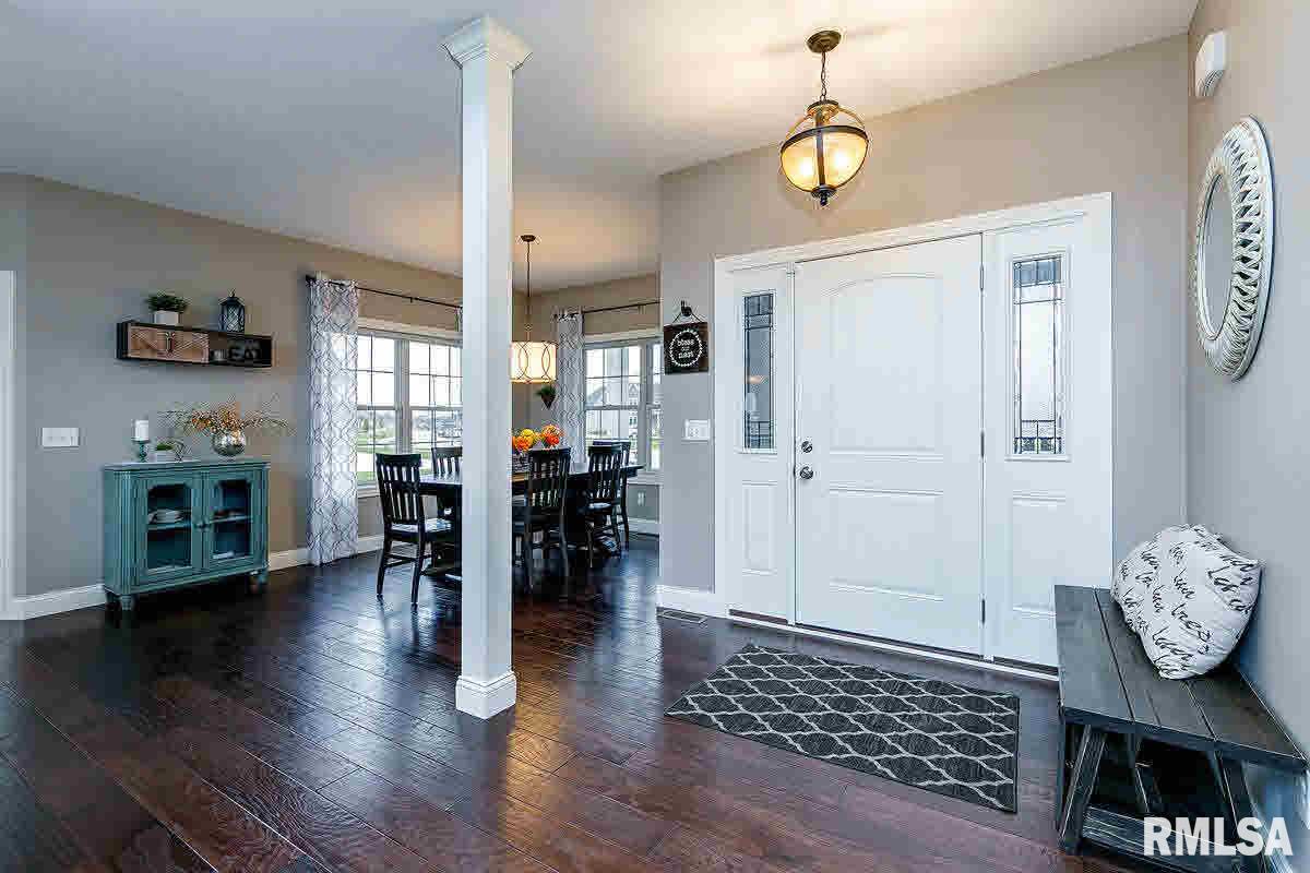 3826 Thomas Pointe Road Davenport, IA 52807 - Photo 5 of 24 Gallery Image 5