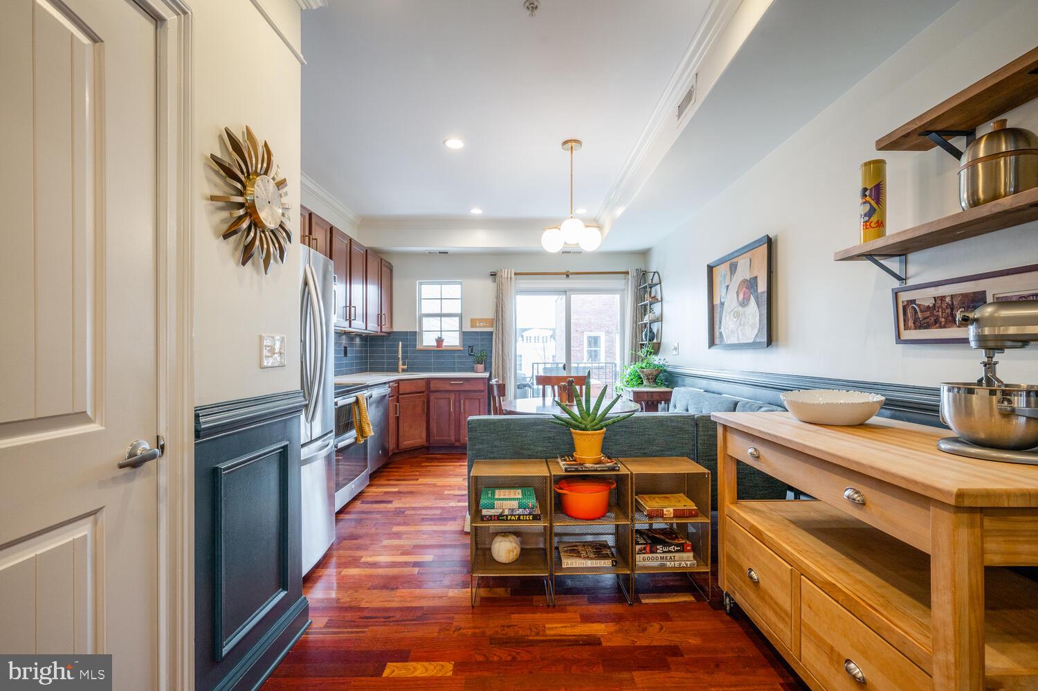 732 Columbia Road Northwest, Unit 2 Washington, DC 20001 - Photo 3 of 25 Gallery Image 3