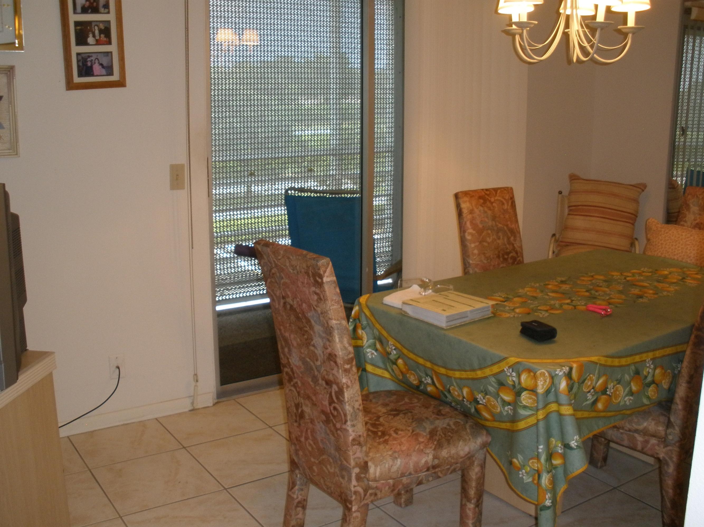203 Suffolk F, Unit 203 Boca Raton, FL 33434 - Photo 6 of 15 Dining