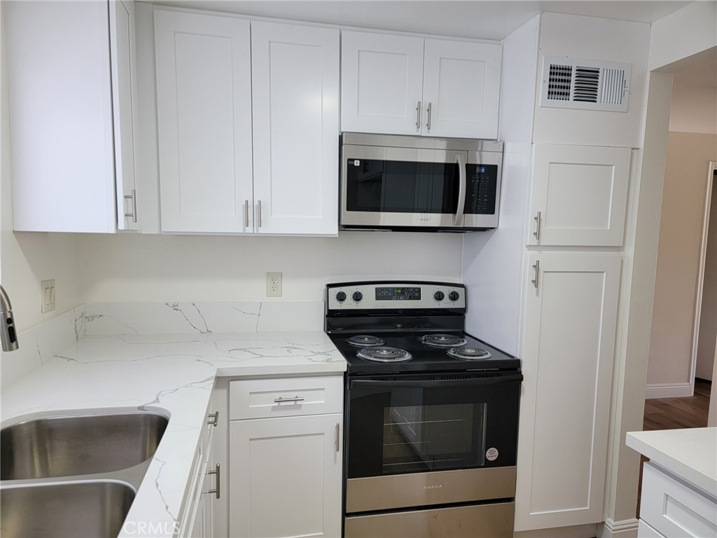 1040 Central, Unit 21 Riverside, CA 92507 - Photo 3 of 23