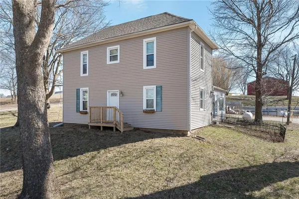 $410,000 | 9133 Southeast 40th Road, St. Joseph, MO 64507