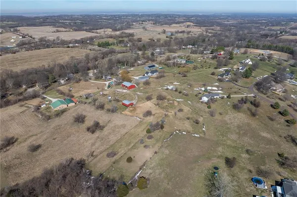 $410,000 | 9133 Southeast 40th Road, St. Joseph, MO 64507