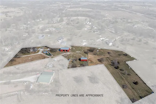$410,000 | 9133 Southeast 40th Road, St. Joseph, MO 64507