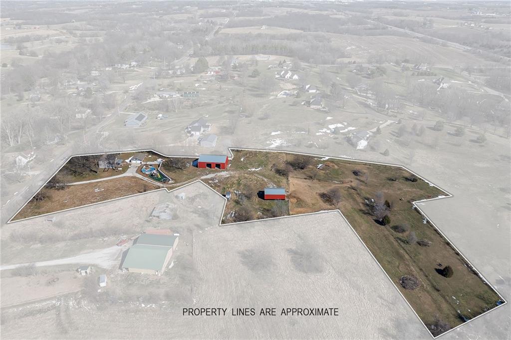 9133 Southeast 40th Road St. Joseph, MO 64507 - Photo 13 of 34