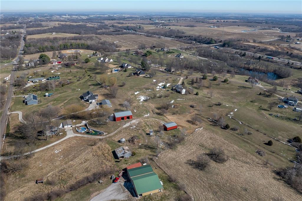 9133 Southeast 40th Road St. Joseph, MO 64507 - Photo 15 of 34