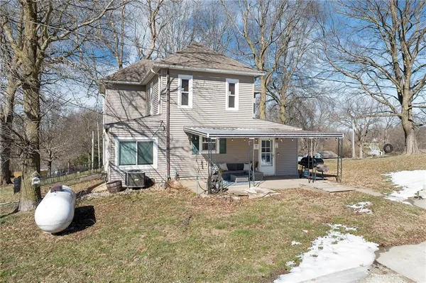 $410,000 | 9133 Southeast 40th Road, St. Joseph, MO 64507