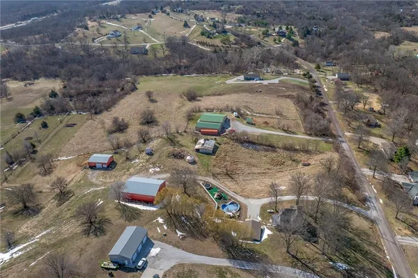 $410,000 | 9133 Southeast 40th Road, St. Joseph, MO 64507