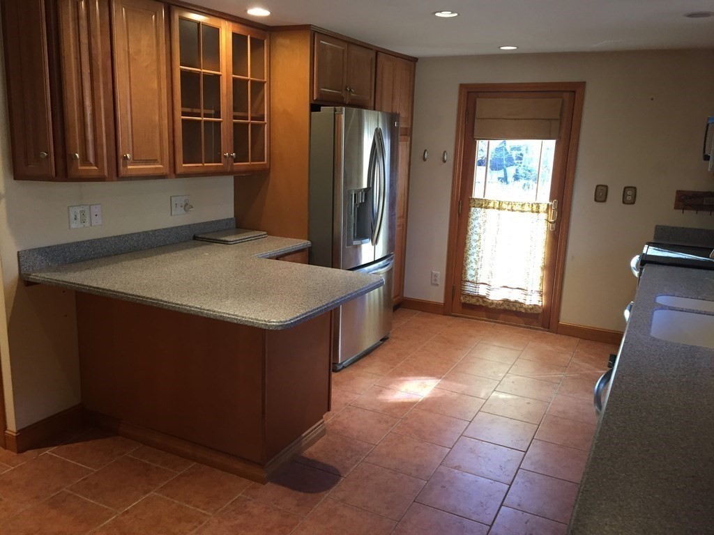 62 Sybil Street Walpole, MA 02081 - Photo 11 of 39 Gallery Image 11