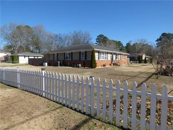$370,000 | 154 Jule Peek Avenue, Cedartown, GA 30125