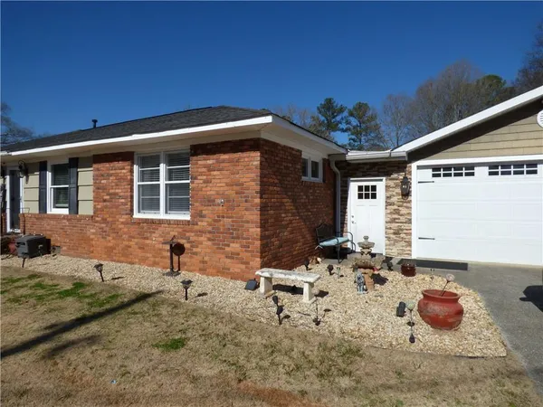 $370,000 | 154 Jule Peek Avenue, Cedartown, GA 30125