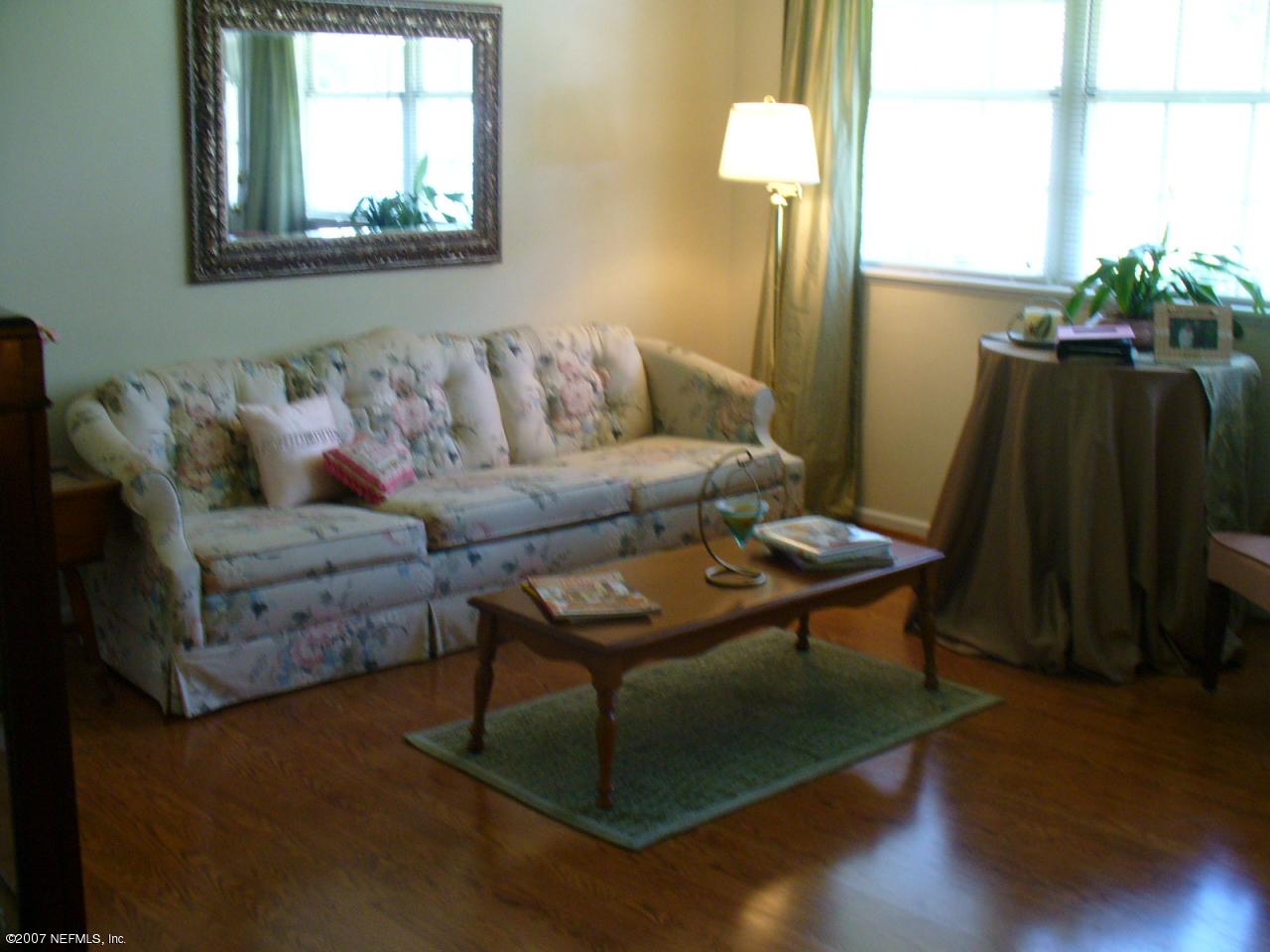 6670 Nightingale Road Jacksonville, FL 32216 - Photo 6 of 14 Living Room