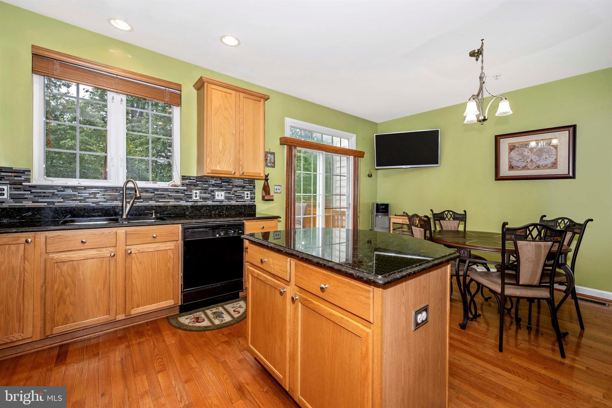 8152 Mississippi Road Laurel, MD 20724 - Photo 16 of 50 Eat-in kitchen