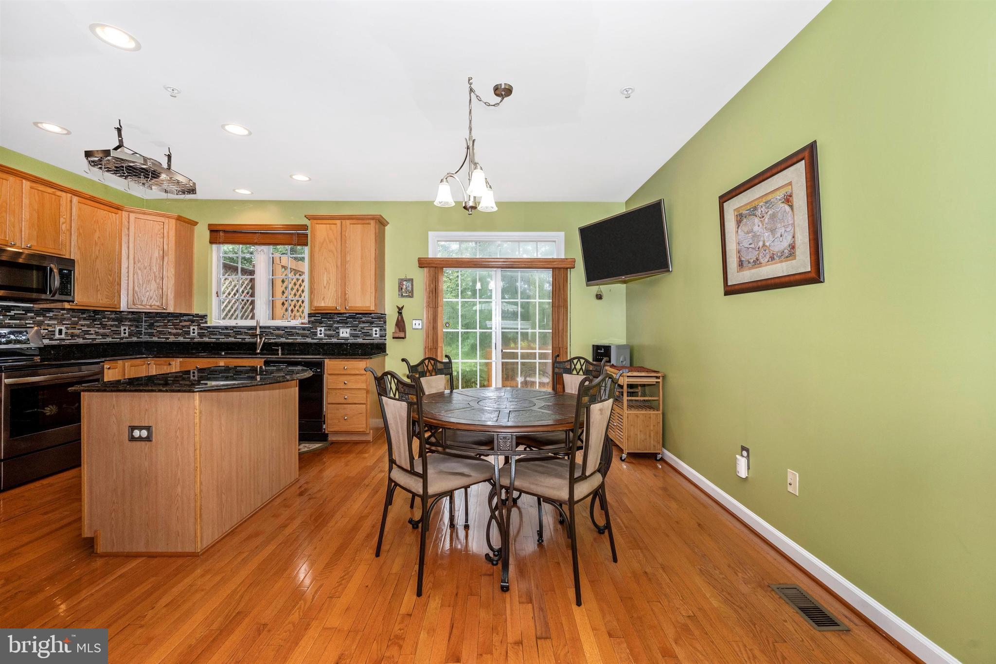 8152 Mississippi Road Laurel, MD 20724 - Photo 19 of 50 Sliding glass doors leading to deck