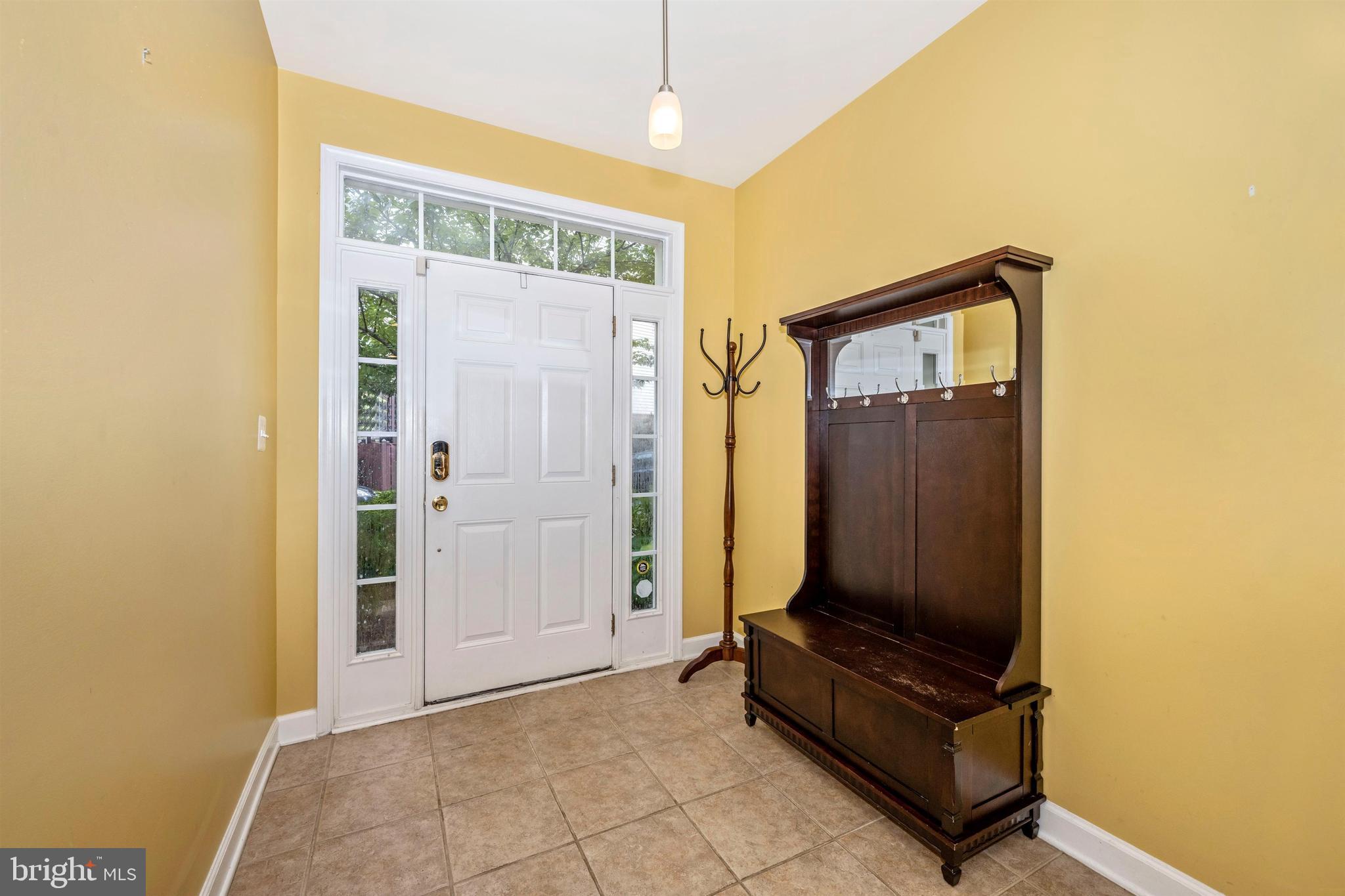 8152 Mississippi Road Laurel, MD 20724 - Photo 3 of 50 Foyer