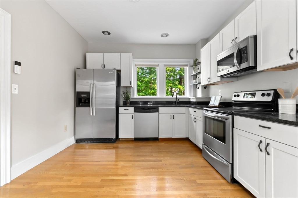 868 Main Street Reading, MA 01867 - Photo 10 of 41 Gallery Image 10