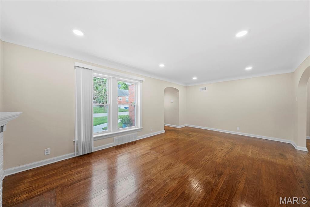 8915 Guthrie Avenue Berkeley, MO 63134 - Photo 7 of 32