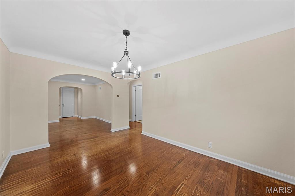 8915 Guthrie Avenue Berkeley, MO 63134 - Photo 8 of 32