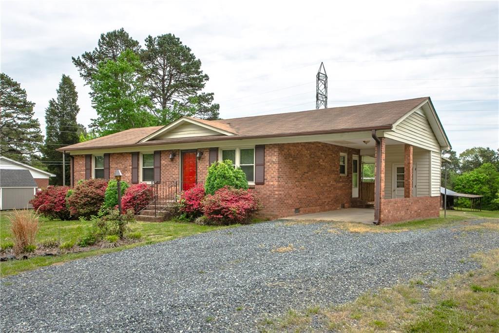 322 Oakwood Road Lexington, NC 27292 - Photo 3 of 20 Gallery Image 3