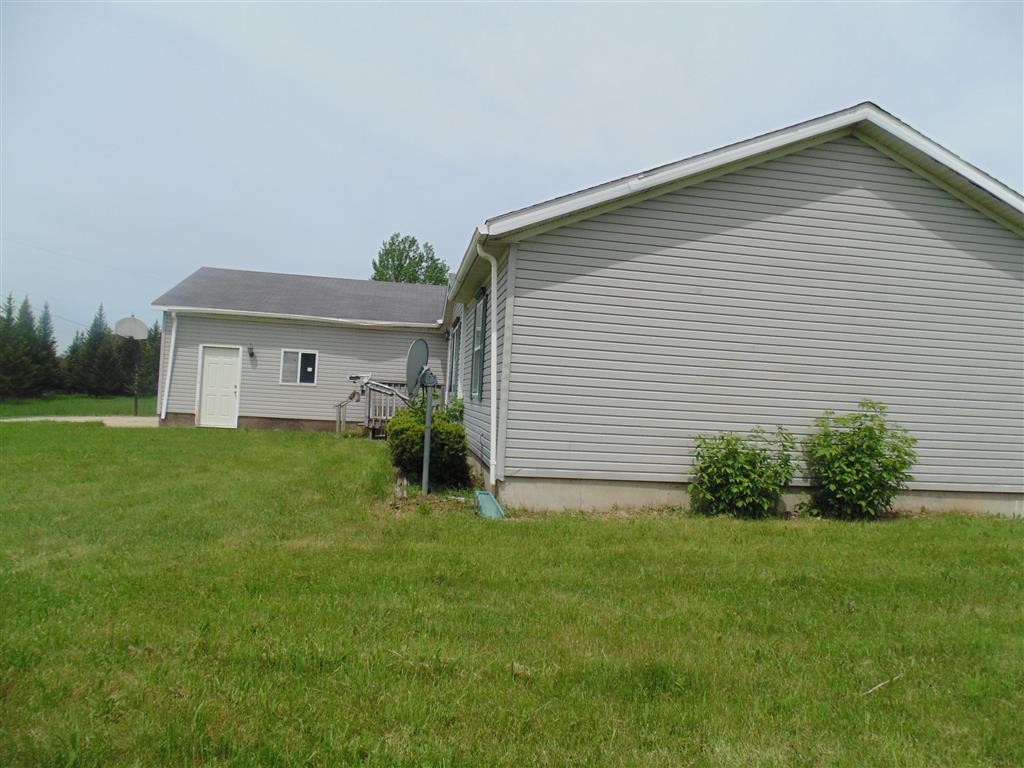 15614 19 Mile Road Tustin, MI 49688 - Photo 7 of 23 rt frnt