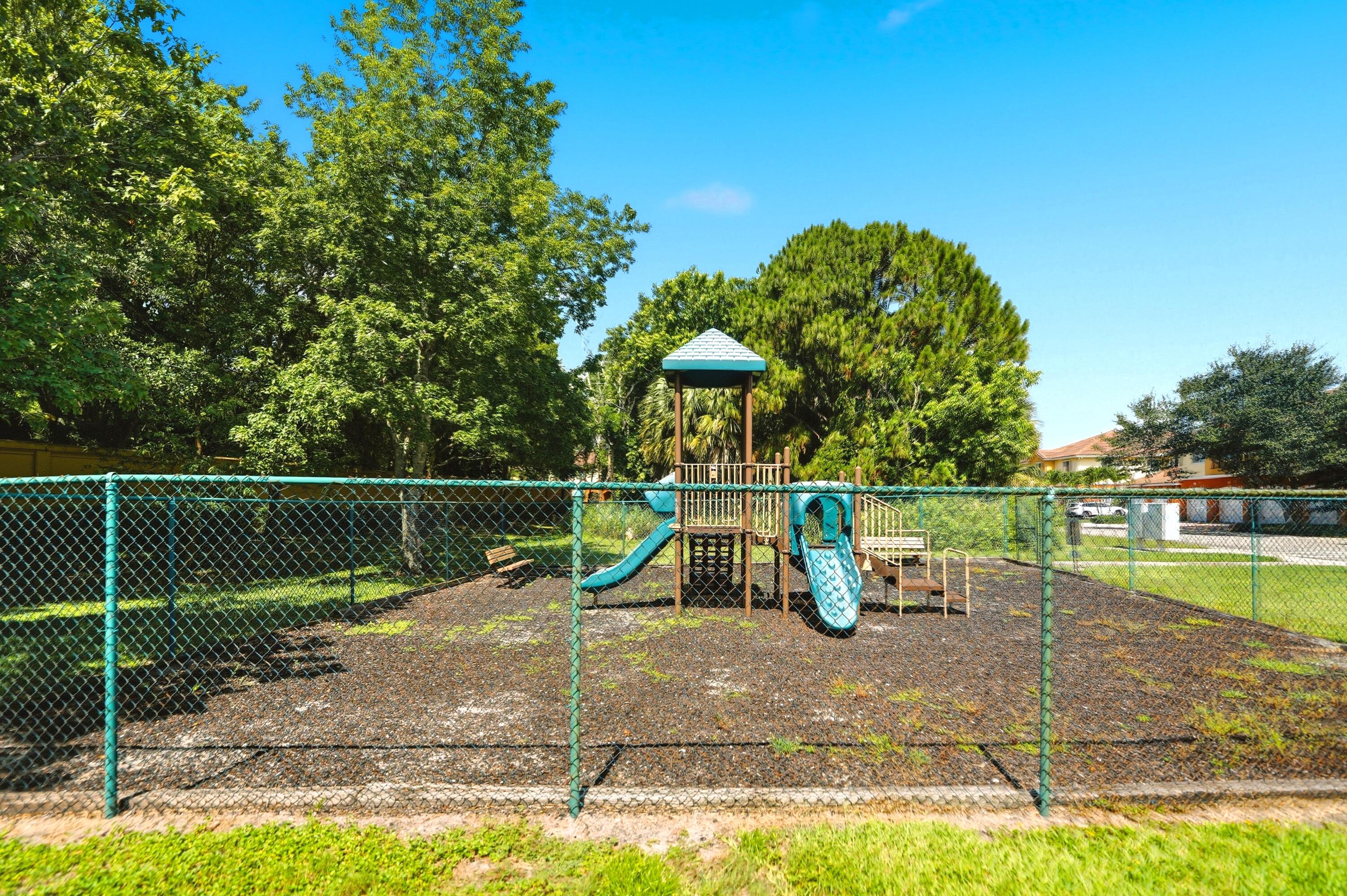 58 Southeast Palermo, Unit 104 Stuart, FL 34994 - Photo 30 of 37 59-print-58-se-palermo-ct-104