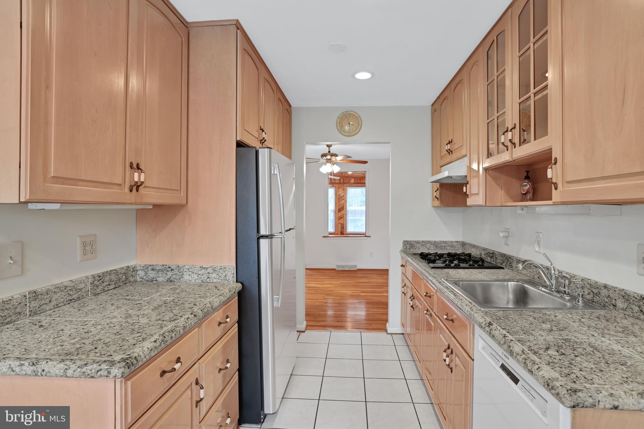 15009 Rocking Spring Drive Rockville, MD 20853 - Photo 17 of 50 Kitchen