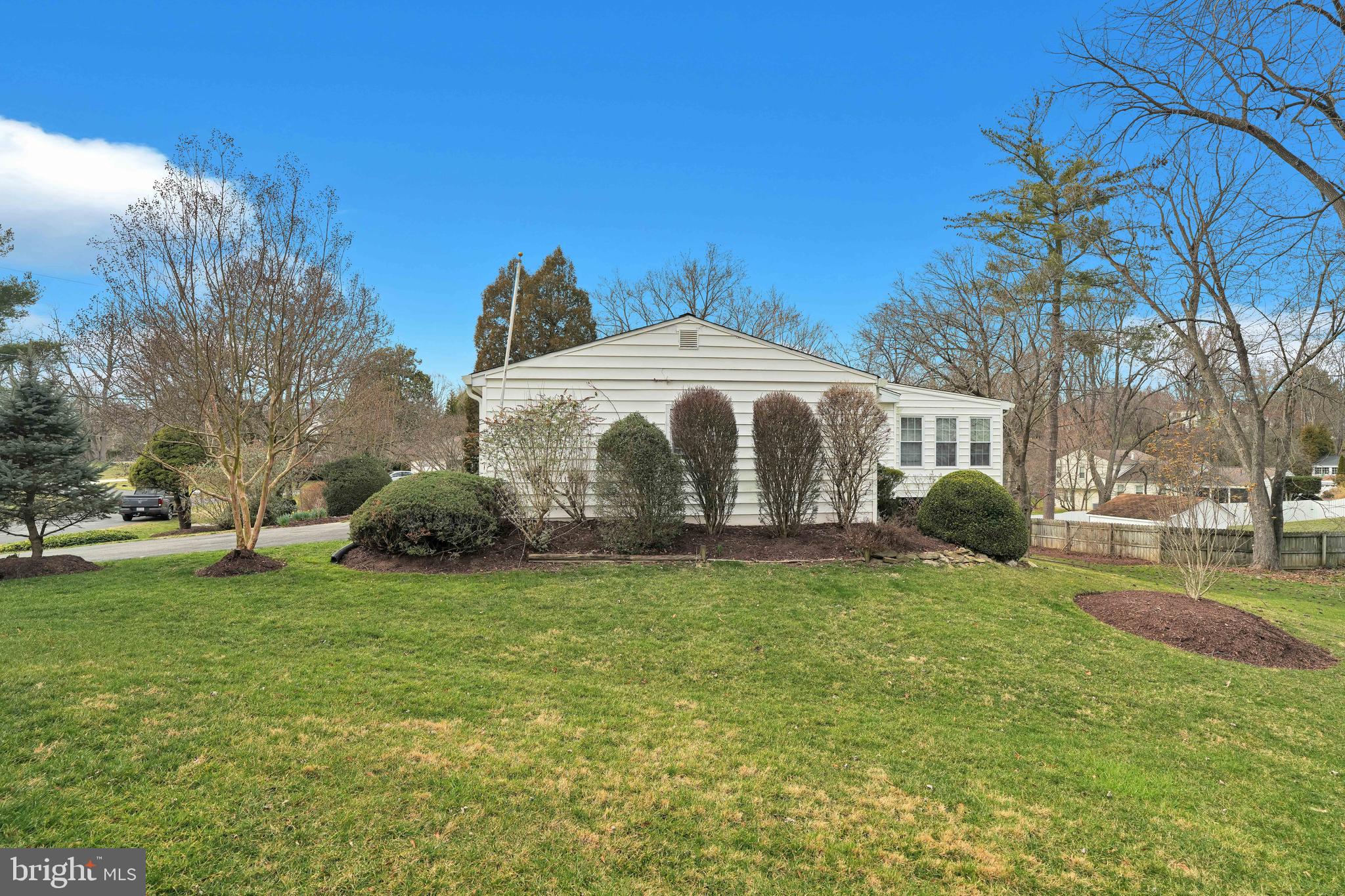 15009 Rocking Spring Drive Rockville, MD 20853 - Photo 6 of 50 Side yard