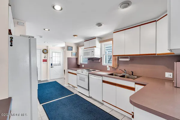 $2,700 | 115 Beach Front, Manasquan, NJ 08736