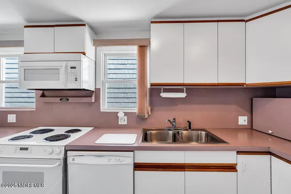 $2,700 | 115 Beach Front, Manasquan, NJ 08736