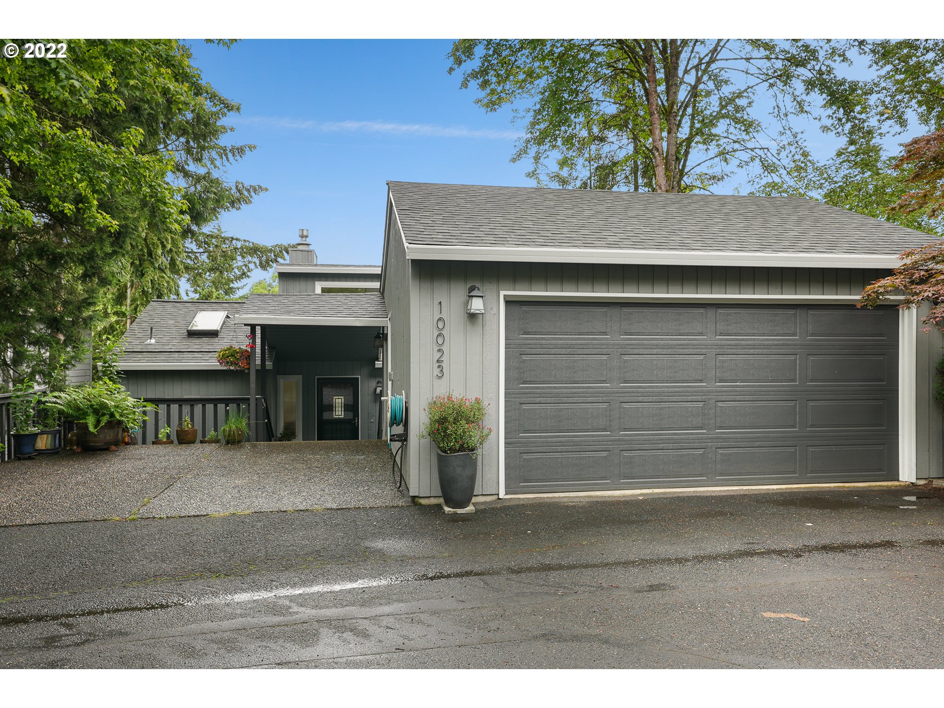 10023 Southwest Quail Post Road Portland, OR 97219 - Photo 1 of 32 Gallery Image 1