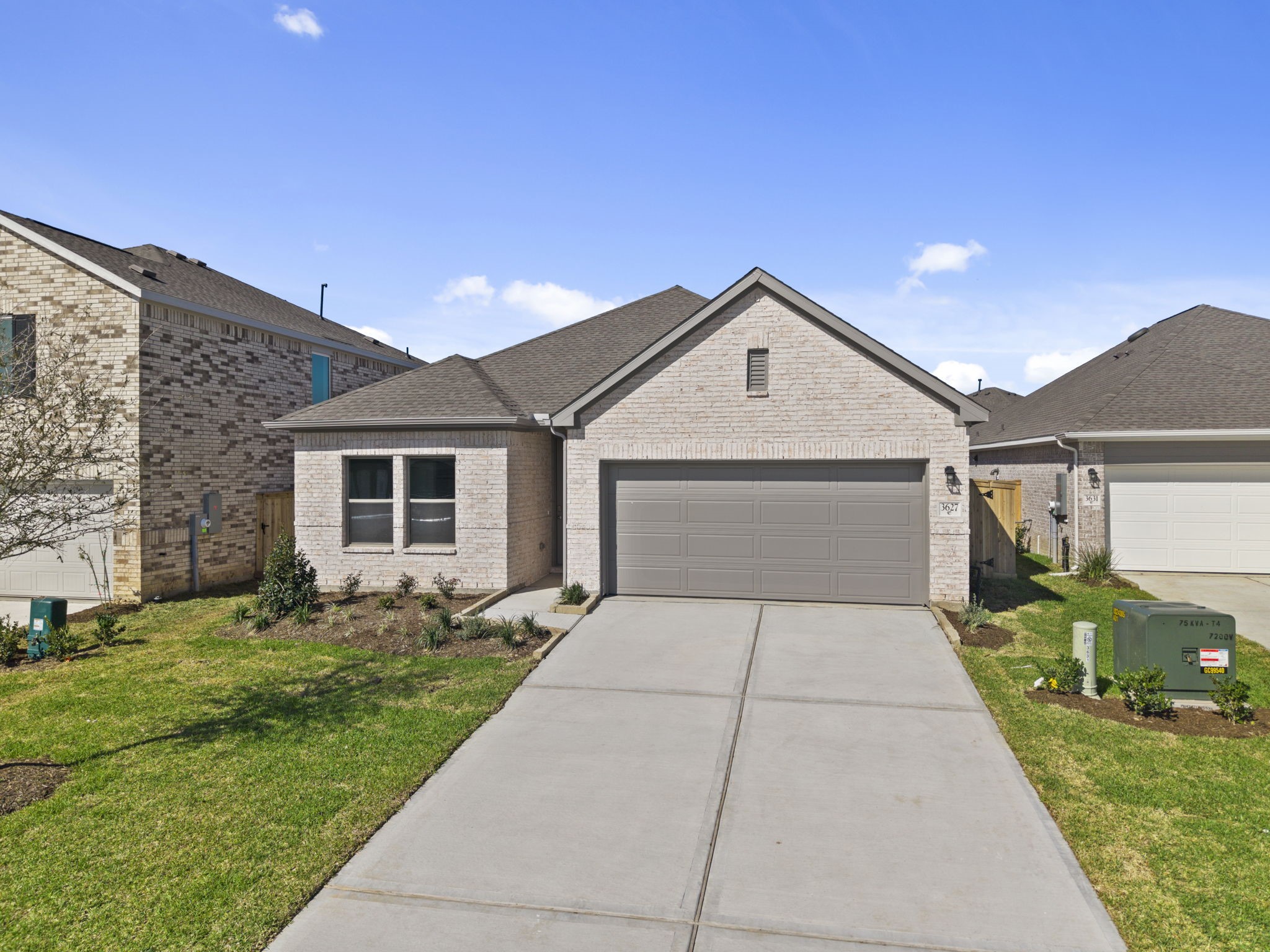 3627 Atlas Pt Lane Angleton, TX 77515 - Photo 28 of 36 a front view of a house with a yard
